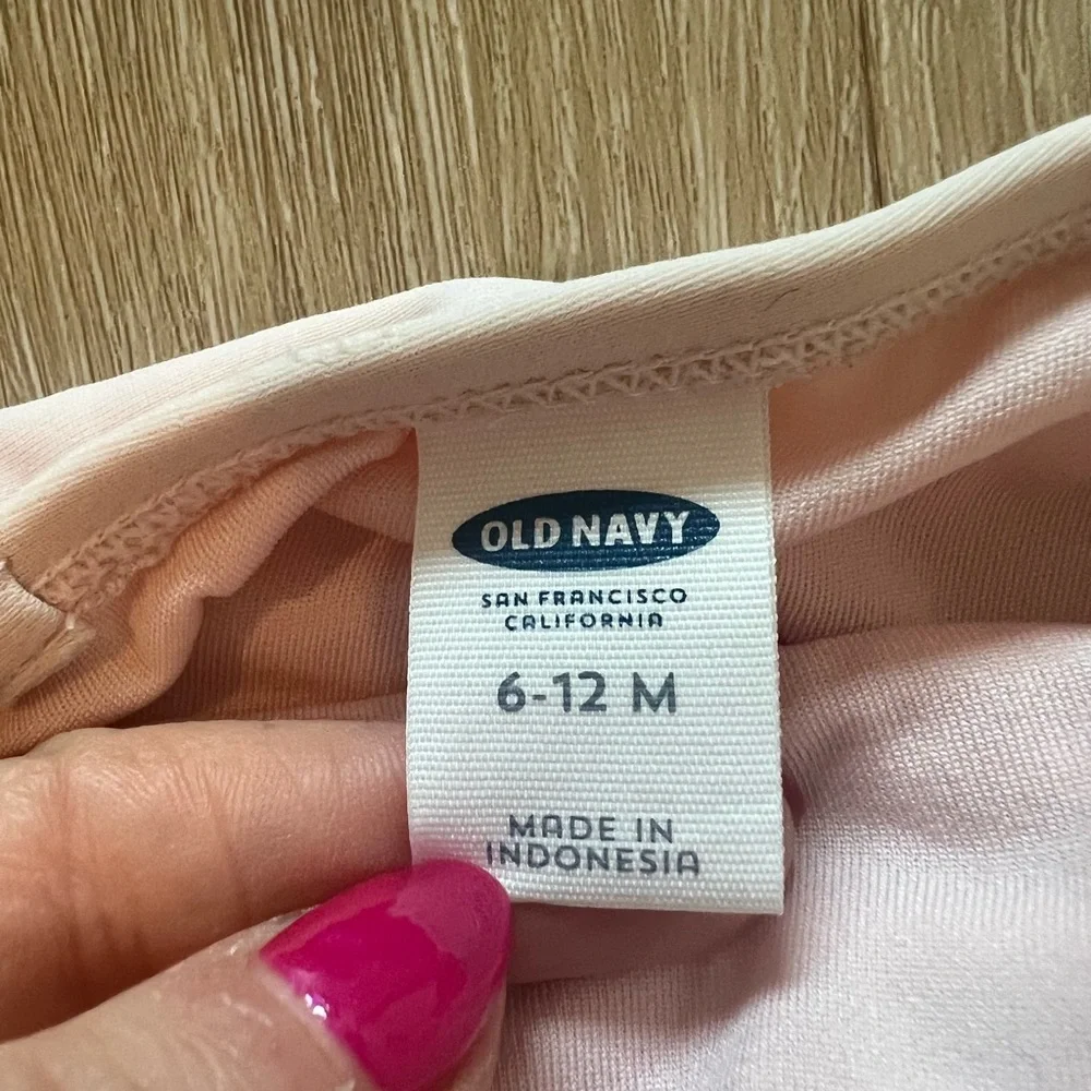 Old navy baby girls bathing suit 6-12 months - Picture 2 of 2